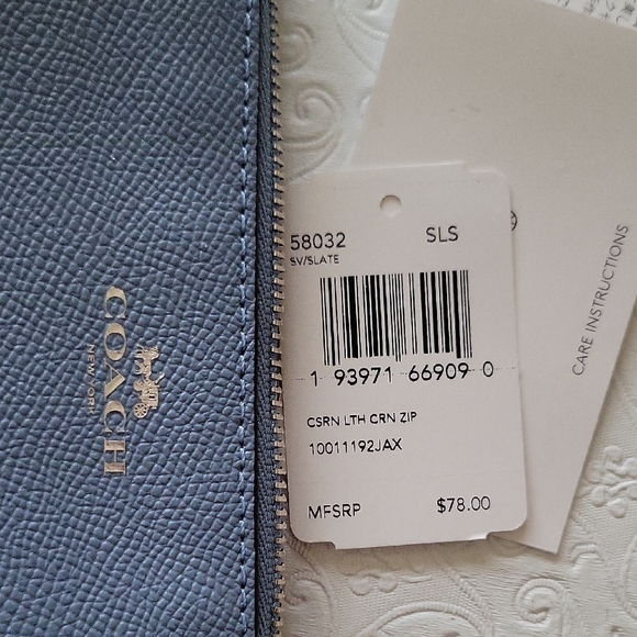 Coach Light Blue Leather Wristlet NWT - Picture 5 of 8